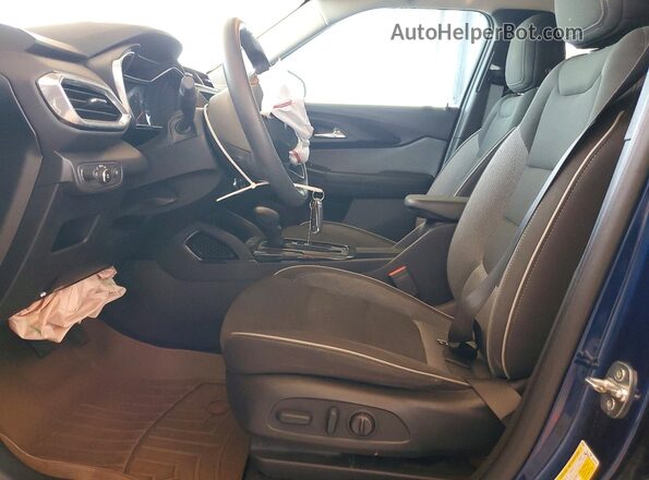 KL79MPS29PB108213 2023 CHEVROLET TRAILBLAZER Blue Front interior view