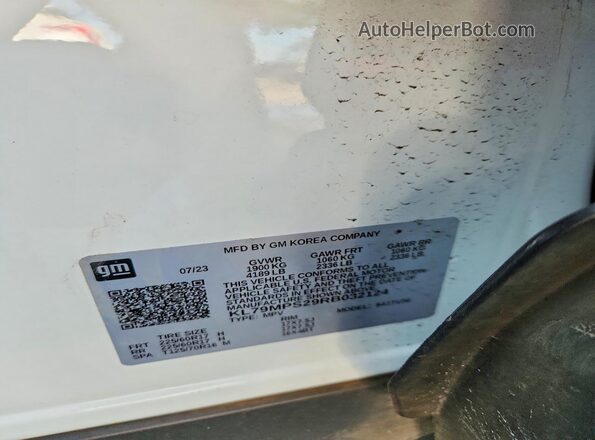 KL79MPS29RB032124 2024 CHEVROLET TRAILBLAZER White Вид наклейки з VIN-кодом