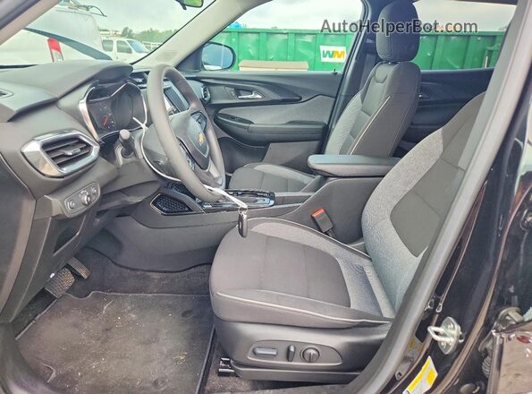 KL79MPS2XPB044988 2023 CHEVROLET TRAILBLAZER Черный Вид салона спереди