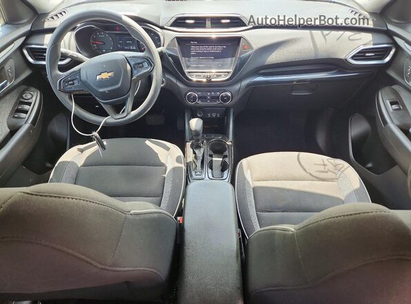 KL79MPS2XPB158036 2023 CHEVROLET TRAILBLAZER Silver Widok deski rozdzielczej