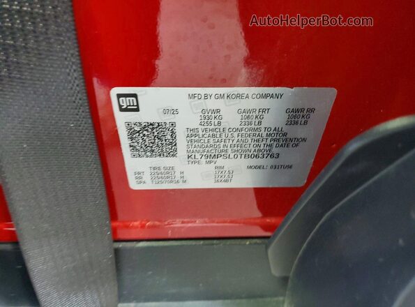 KL79MPSL0TB063763 2026 CHEVROLET TRAILBLAZER Red Vista de la etiqueta del VIN
