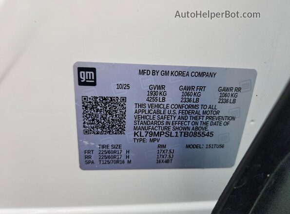 KL79MPSL1TB085545 2026 CHEVROLET TRAILBLAZER White Widok naklejki z numerem VIN