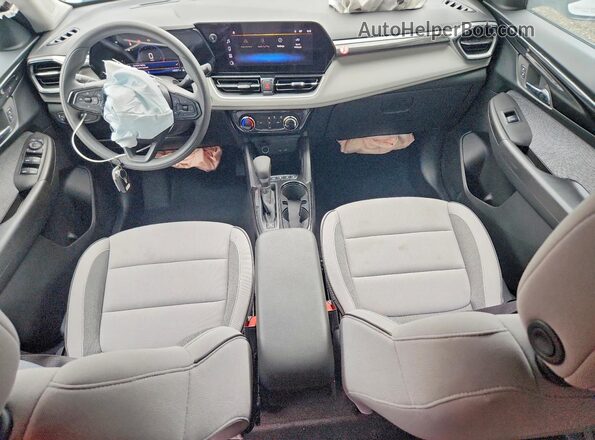 KL79MPSL1TB085545 2026 CHEVROLET TRAILBLAZER White Widok deski rozdzielczej