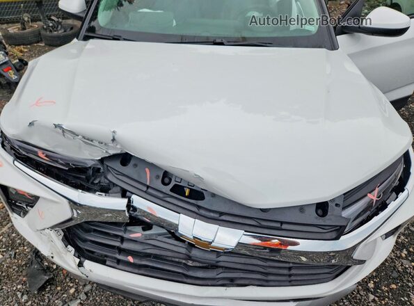 KL79MPSL1TB085545 2026 CHEVROLET TRAILBLAZER White Widok komory silnika