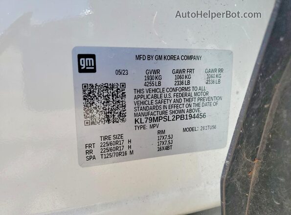 KL79MPSL2PB194456 2023 CHEVROLET TRAILBLAZER Белый Вид подкапотного пространства