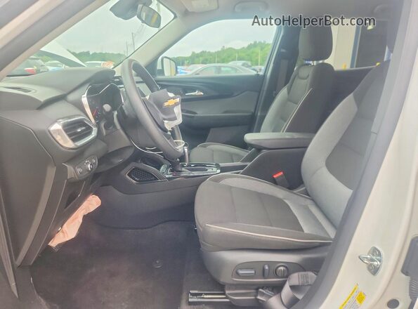 KL79MPSL7PB142451 2023 CHEVROLET TRAILBLAZER White Вид салону спереду