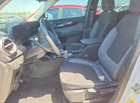 KL79MPSL9RB110524 2024 CHEVROLET TRAILBLAZER White Vista interior delantera