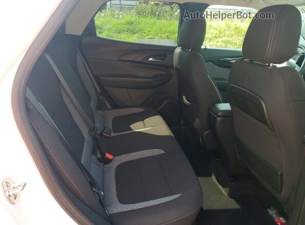 KL79MPSLXTB107946 2026 CHEVROLET TRAILBLAZER White Vista de los asientos traseros
