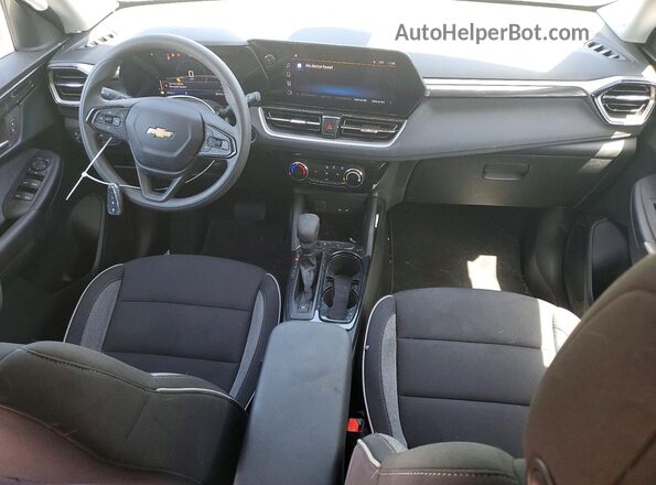 KL79MPSP3TB153265 2026 CHEVROLET TRAILBLAZER Green Widok deski rozdzielczej