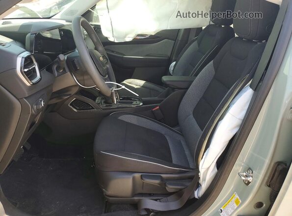 KL79MPSP3TB153265 2026 CHEVROLET TRAILBLAZER Green Widok wnętrza z przodu