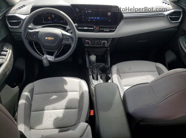 KL79MRSL0TB084043 2026 CHEVROLET TRAILBLAZER Бордовый Вид панели приборов
