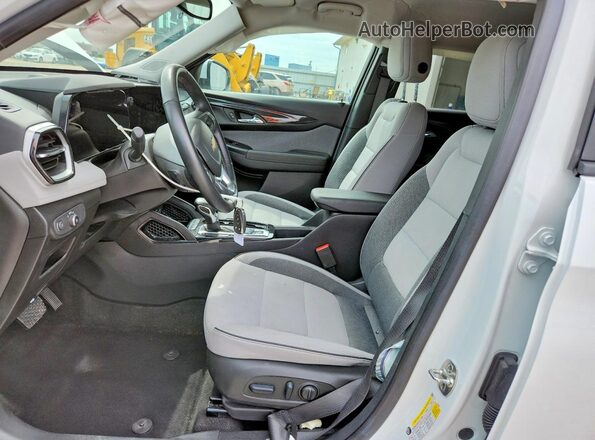 KL79MRSL1RB167103 2024 CHEVROLET TRAILBLAZER Белый Вид салона спереди