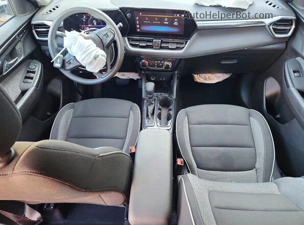KL79MRSL1SB190032 2025 CHEVROLET TRAILBLAZER Белый Вид панели приборов