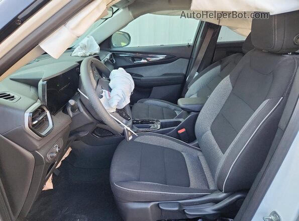 KL79MRSL1SB190032 2025 CHEVROLET TRAILBLAZER Белый Вид салона спереди