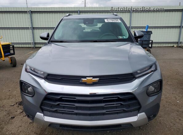 KL79MRSL2PB154177 2023 CHEVROLET TRAILBLAZER Серебряный Вид спереди