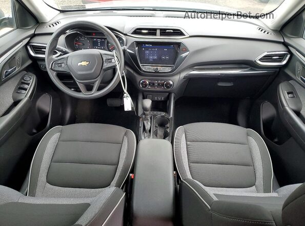 KL79MRSL2PB154177 2023 CHEVROLET TRAILBLAZER Серебряный Вид панели приборов