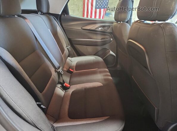 KL79MRSL3TB031109 2026 CHEVROLET TRAILBLAZER Silver Widok wnętrza z tyłu