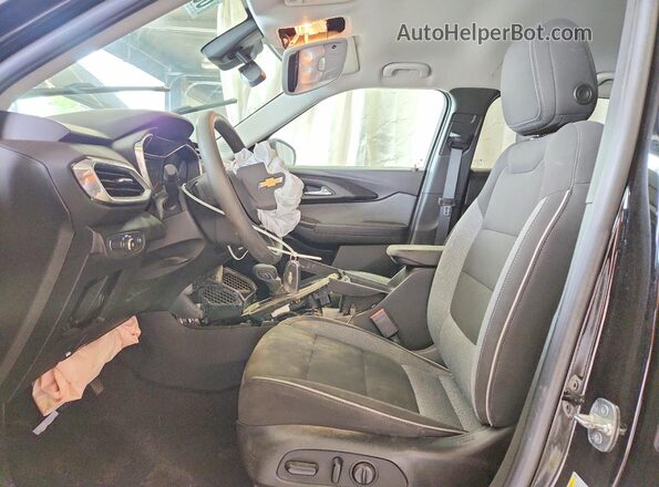KL79MRSL4NB053090 2022 CHEVROLET TRAILBLAZER Черный Вид салона спереди