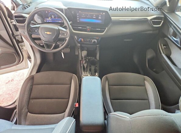 KL79MRSL5RB073340 2024 CHEVROLET TRAILBLAZER Белый Вид панели приборов