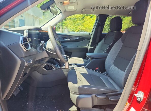 KL79MRSL6RB172426 2024 CHEVROLET TRAILBLAZER Burgundy Widok wnętrza z przodu