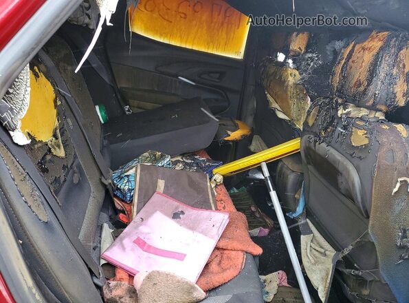 KL79MRSL7MB039442 2021 CHEVROLET TRAILBLAZER Бордовый Вид задней части салона