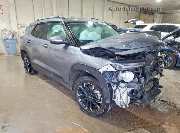 KL79MRSL8MB015702 2021 CHEVROLET TRAILBLAZER Серый Передняя правая четверть