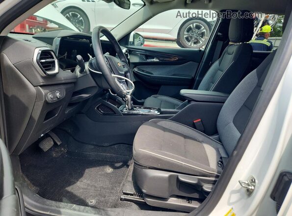 KL79MRSL8SB097489 2025 CHEVROLET TRAILBLAZER White Widok wnętrza z przodu