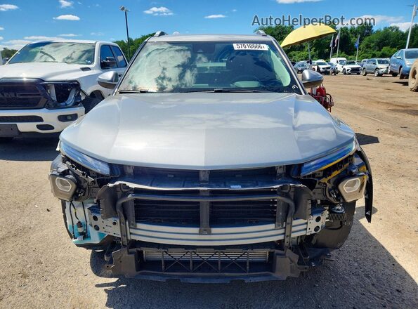 KL79MRSL9SB140334 2025 CHEVROLET TRAILBLAZER Серебряный Вид спереди