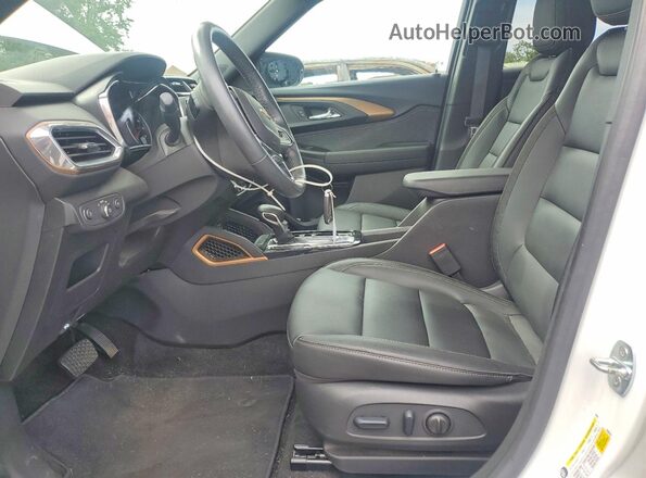 KL79MSSL2PB153781 2023 CHEVROLET TRAILBLAZER Белый Вид салона спереди