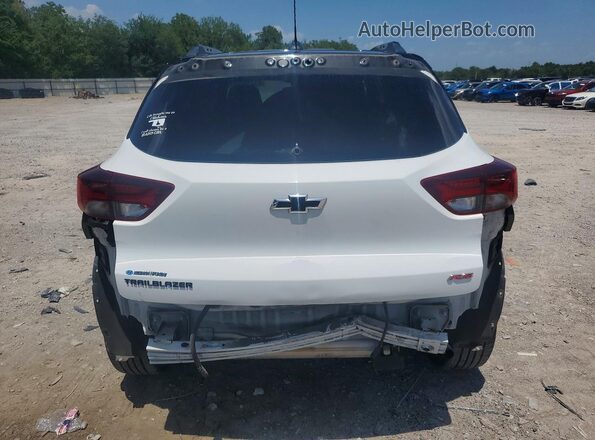 KL79MTSL0MB154039 2021 CHEVROLET TRAILBLAZER Белый Вид сзади