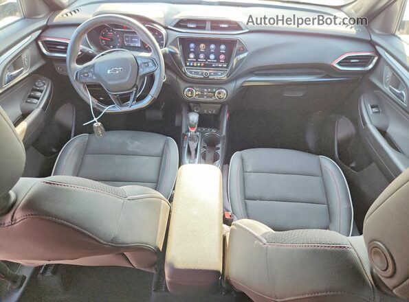 KL79MTSL0PB067472 2023 CHEVROLET TRAILBLAZER Серый Вид панели приборов