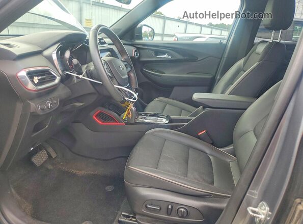 KL79MTSL2MB090666 2021 CHEVROLET TRAILBLAZER Серый Вид салона спереди