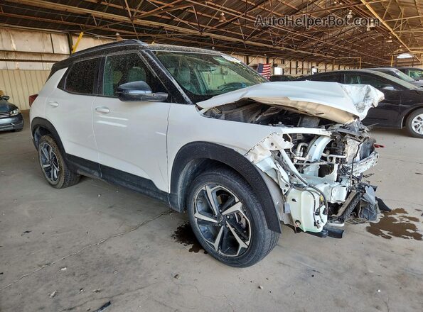 KL79MTSL2MB179007 2021 CHEVROLET TRAILBLAZER Белый Передняя правая четверть
