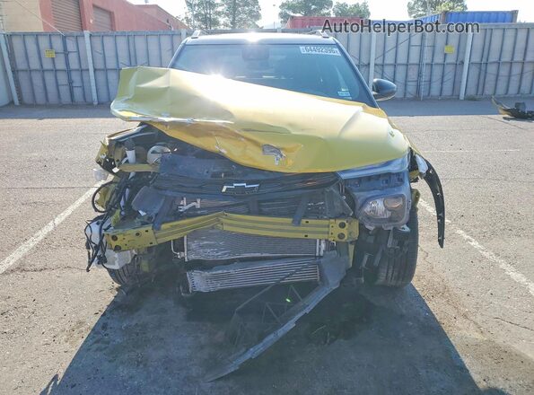 KL79MTSL2PB213077 2023 CHEVROLET TRAILBLAZER Gold Front view