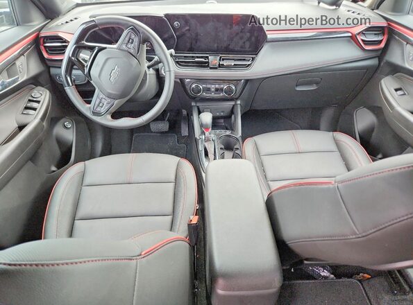 KL79MTSL5TB076565 2026 CHEVROLET TRAILBLAZER Cream Vista del salpicadero