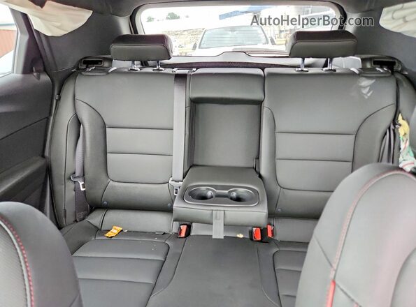 KL79MTSL5TB076565 2026 CHEVROLET TRAILBLAZER Cream Vista de los asientos traseros