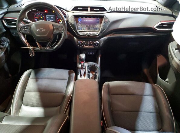 KL79MTSL6MB017865 2021 CHEVROLET TRAILBLAZER Red Widok deski rozdzielczej