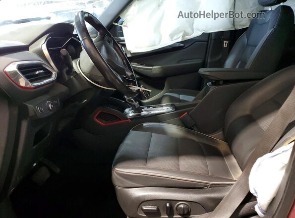 KL79MTSL6MB017865 2021 CHEVROLET TRAILBLAZER Red Widok wnętrza z przodu