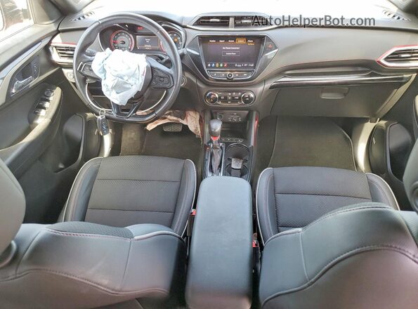 KL79MTSL6MB053815 2021 CHEVROLET TRAILBLAZER Red Dashboard view