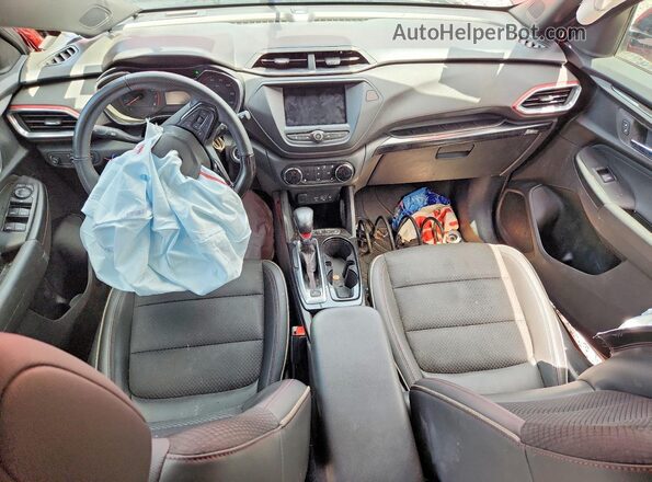 KL79MTSL6NB068154 2022 CHEVROLET TRAILBLAZER Burgundy Առջևի վահանակի տեսք