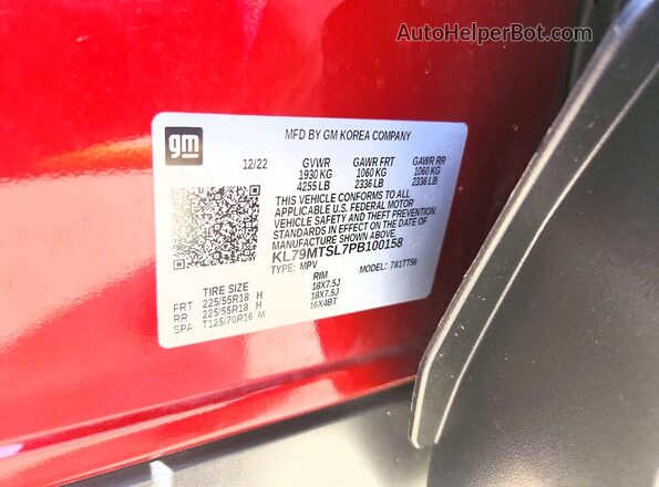 KL79MTSL7PB100158 2023 CHEVROLET TRAILBLAZER Burgundy Vista de la etiqueta del VIN