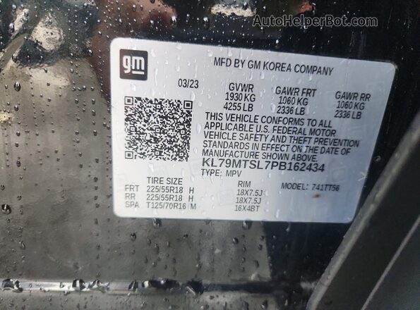 KL79MTSL7PB162434 2023 CHEVROLET TRAILBLAZER Black Widok naklejki z numerem VIN