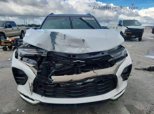 KL79MTSL8MB061009 2021 CHEVROLET TRAILBLAZER White Widok z przodu