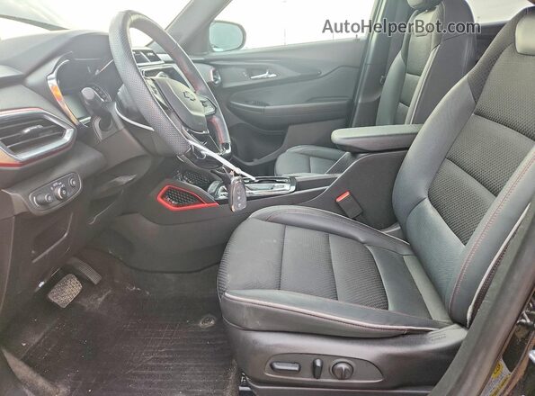 KL79MUSL0PB035496 2023 CHEVROLET TRAILBLAZER Black Widok wnętrza z przodu