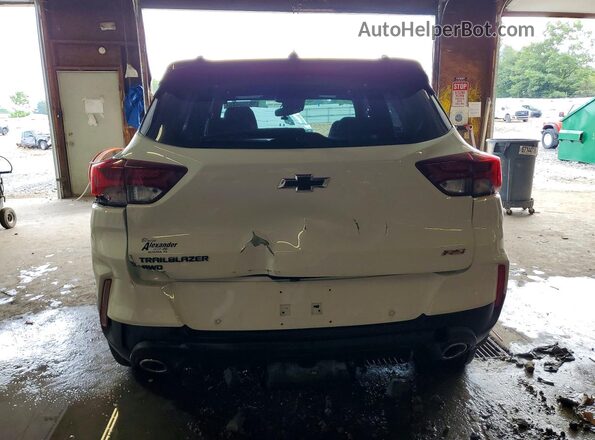 KL79MUSL0PB096914 2023 CHEVROLET TRAILBLAZER White Widok z tyłu