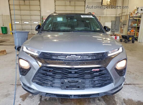 KL79MUSL0PB116482 2023 CHEVROLET TRAILBLAZER Gray Widok z przodu