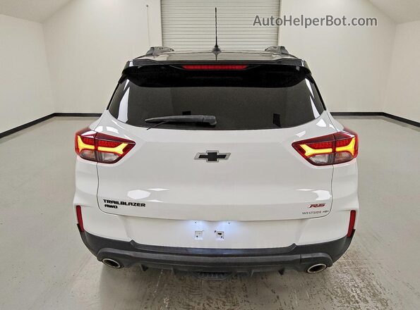 KL79MUSL0PB203444 2023 CHEVROLET TRAILBLAZER White უკანა ხედი