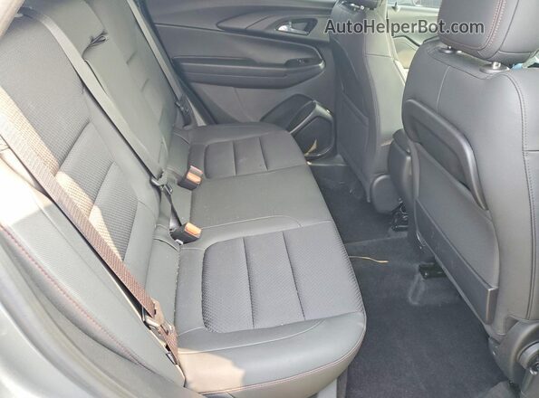 KL79MUSL4PB066086 2023 CHEVROLET TRAILBLAZER Gray Vista interior trasera