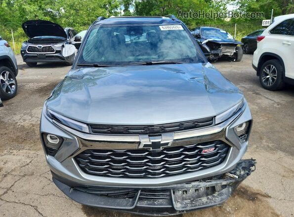 KL79MUSL4TB047581 2026 CHEVROLET TRAILBLAZER Серый Вид спереди