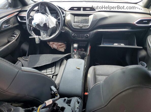 KL79MUSL5PB077842 2023 CHEVROLET TRAILBLAZER Бордовый Вид панели приборов